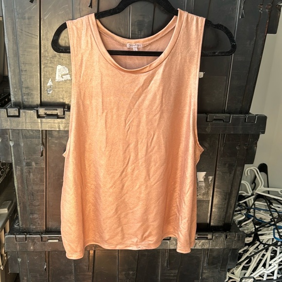 Metallic knit tank from buckle - Picture 3 of 3